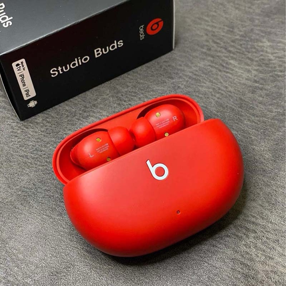 Beats Studio Busd In-Ear Noise Cancelling Headphones Red